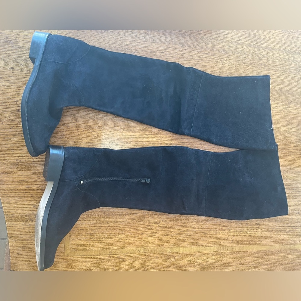 Knee high suede boots. Black. Size 11